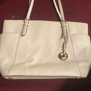 Like new MK purse